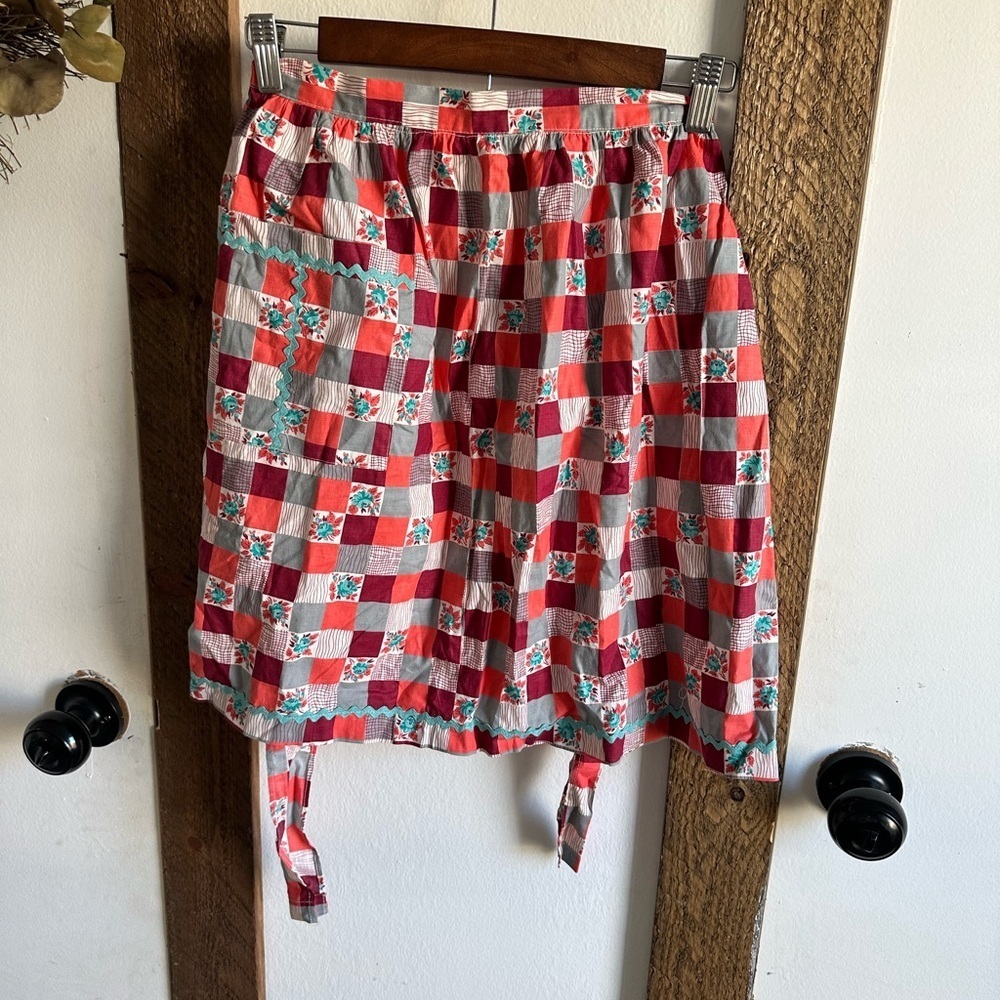 Vintage 70s Patchwork Women’s Half Apron with pocket handmade